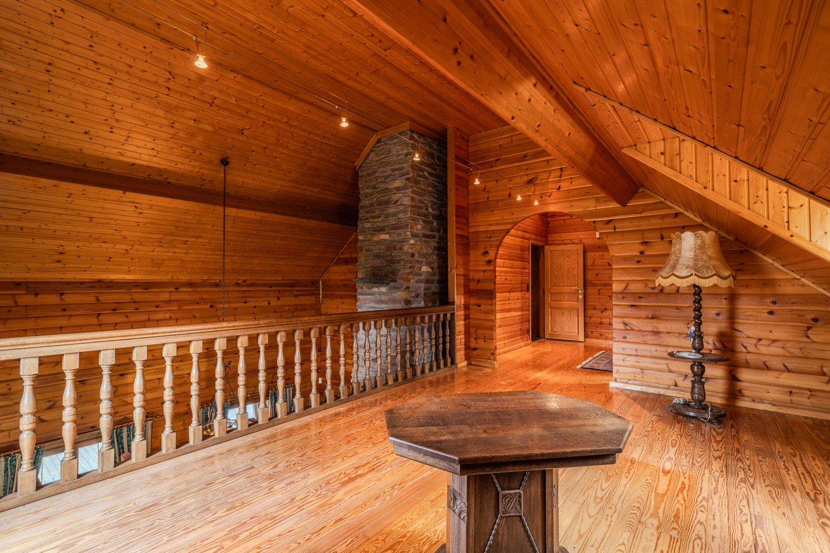 Ruime villa met mooie tuin foto 17