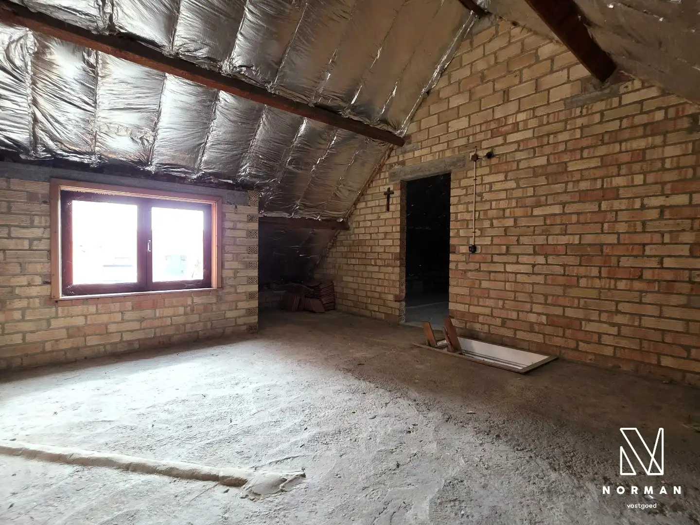 Stevige woning met 3 slaapkamers en garage te koop in Kuurne foto 14
