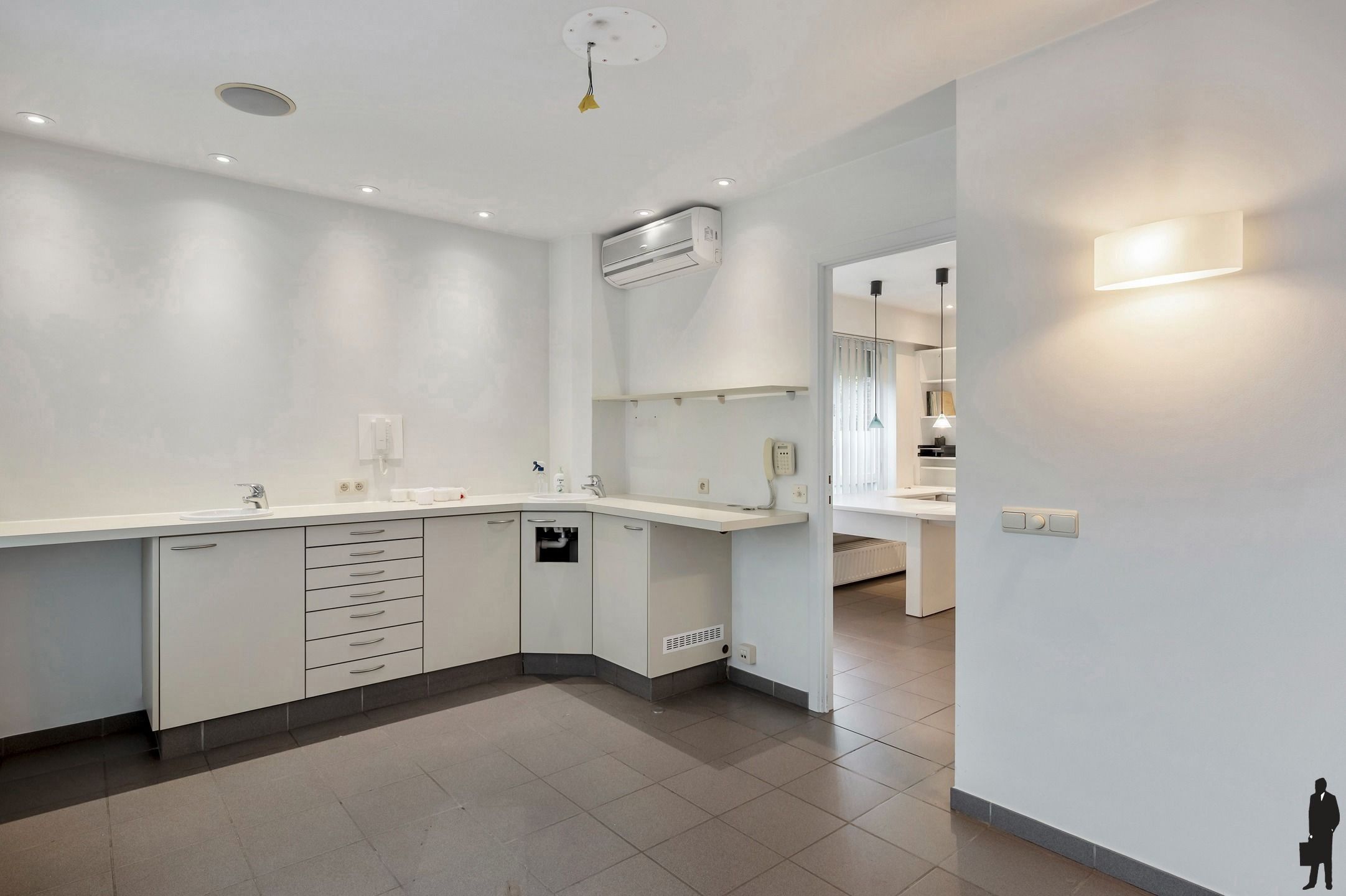 Wonen en werken: woning met praktijk, duplex en tuin! foto 13