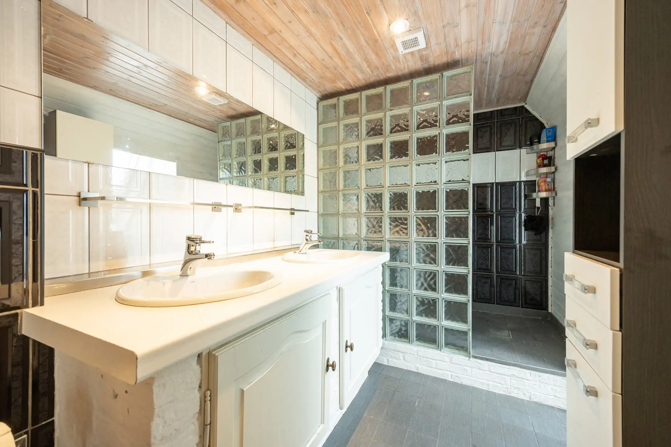 Instapklare 4slpk-woning op rustige locatie te Vosselaar. foto 24
