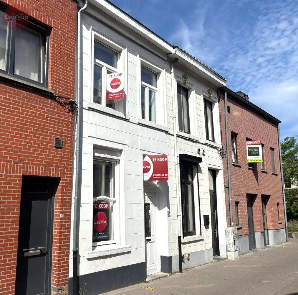 Volledig gerenoveerde stadswoning op toplocatie in hartje Leuven foto {{pictureIndex}}