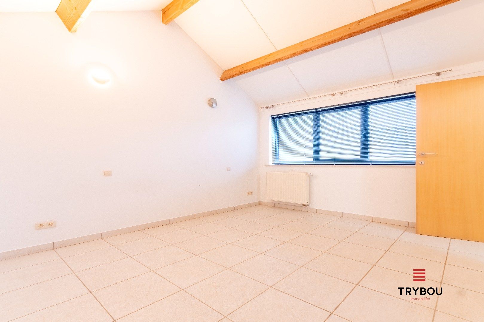 Karaktervolle gezinswoning met 4 slaapkamers op toplocatie foto 15