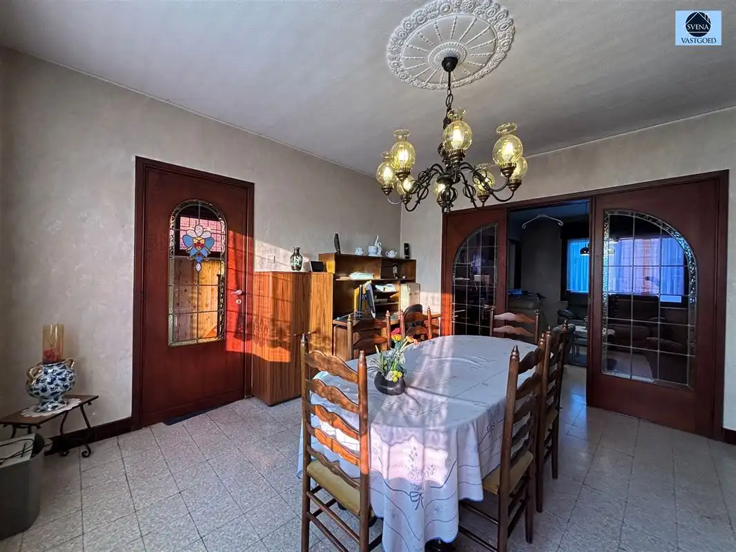 SOLIDE TE RENOVEREN WONING MET 3 SLAAPKAMERS, GARAGE EN TUIN foto 2