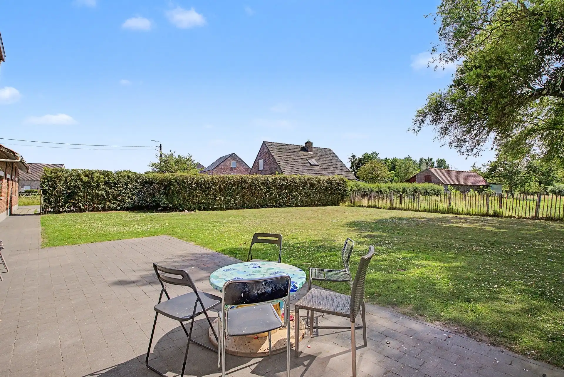 Heel ruime woning, met open zicht en grote garage/magazijn (82m²) op een perceel van 760m², te Grembergen foto 21