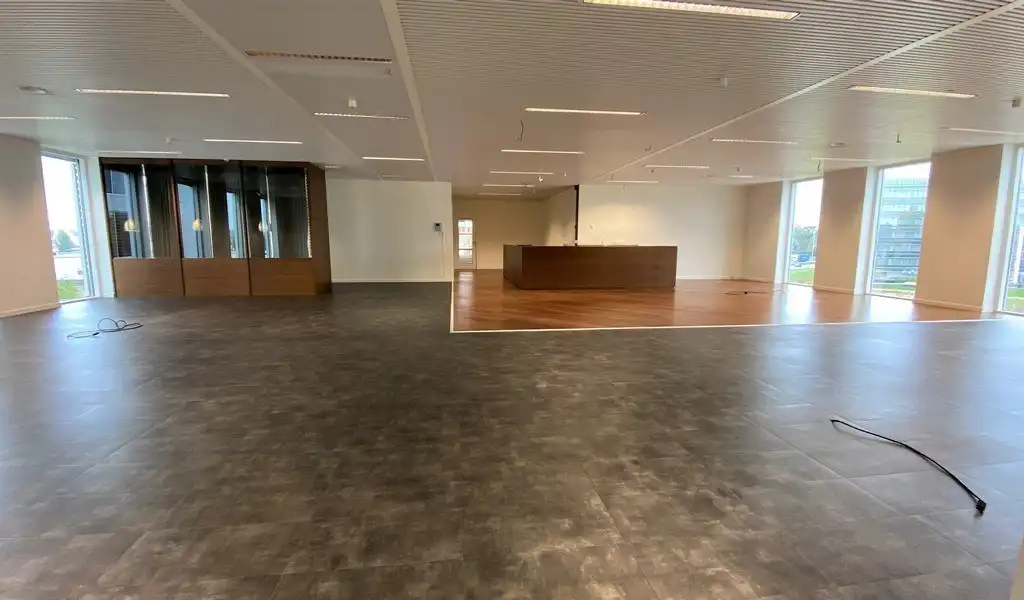 Instapklare kantoorruimte te huur langs E40 in Aalst foto 6