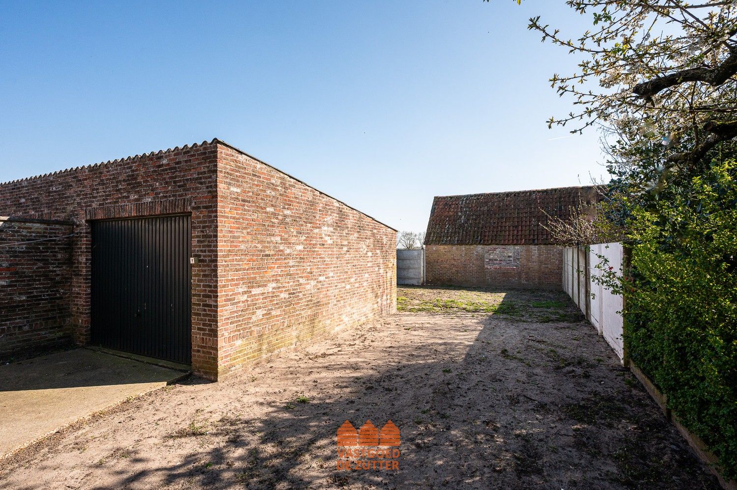 Te renoveren halfopen bebouwing in rustige doodlopende straat foto 22