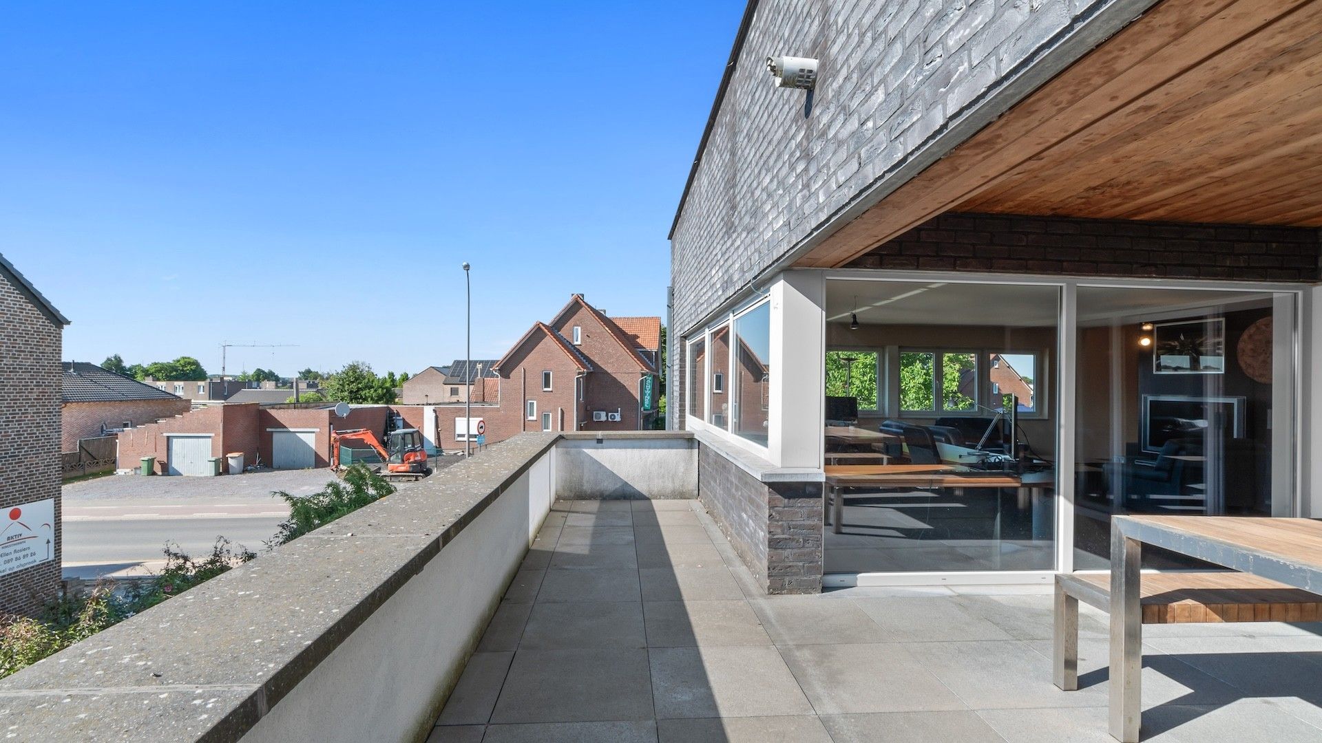Duplex app. van 220m2 met 3 slpk's en 65m2 aan terrassen foto 25