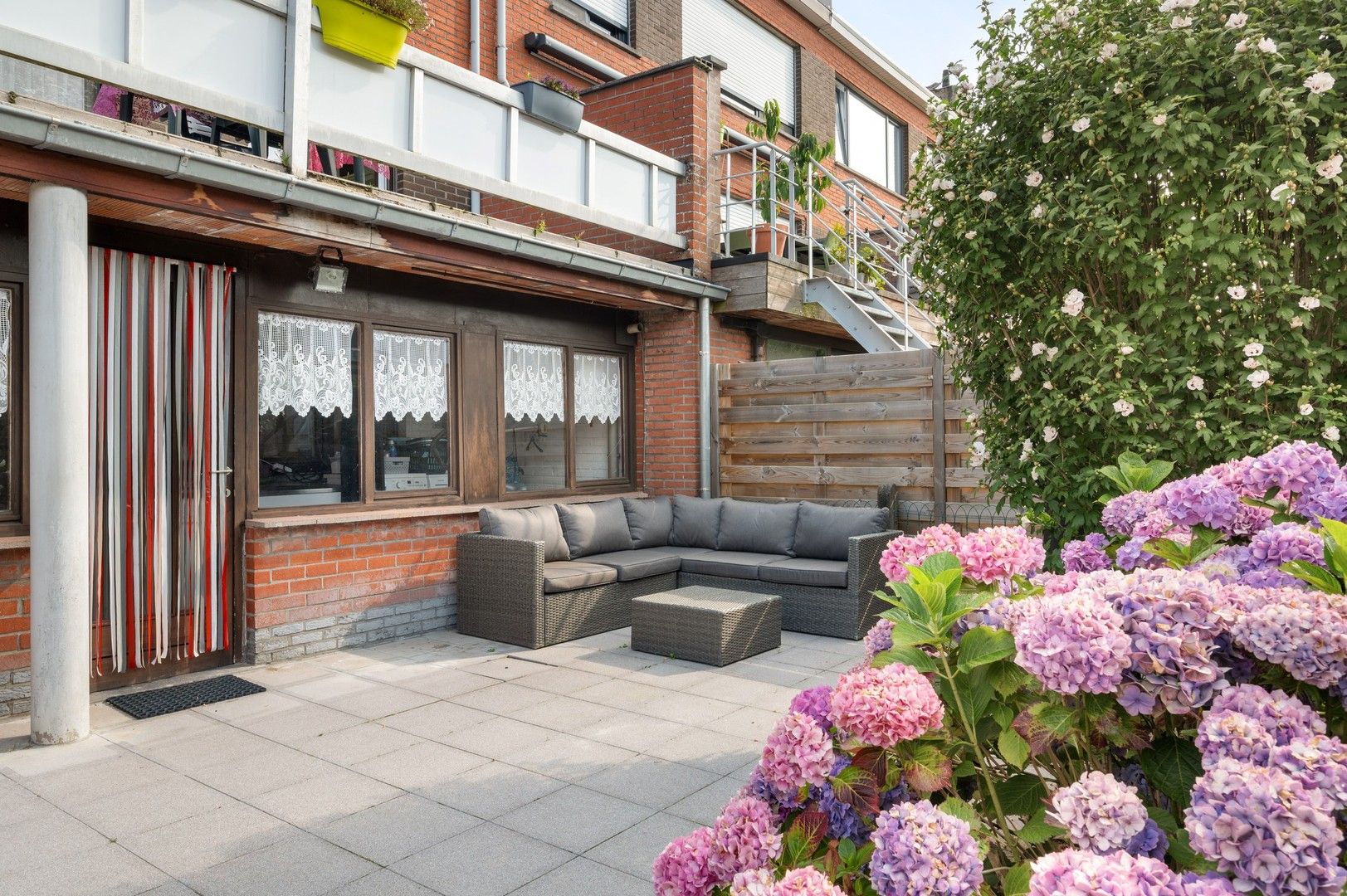 Te renoveren gezellige bel-etage hoekwoning met leuke tuin, 3 slaapkamers en grote garage foto 17