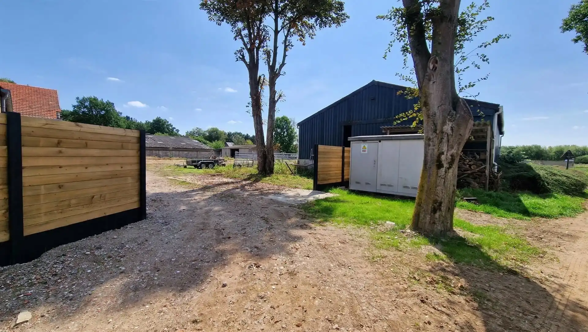Landelijke hoeve met stallingen en potentieel. foto 10