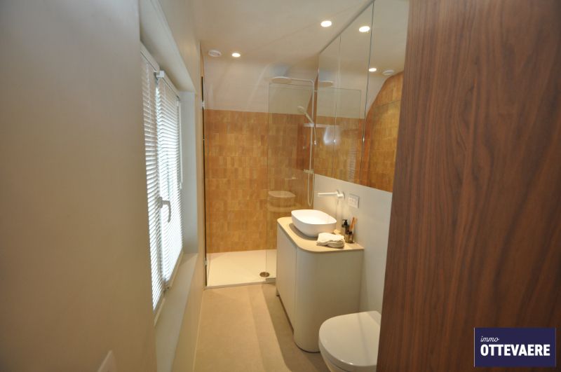 Stijlvol gerenoveerde koppelwoning in het hart van Duinbergen, op wandelafstand van het strand en sportcomplex Oase-Duinenwater foto 18