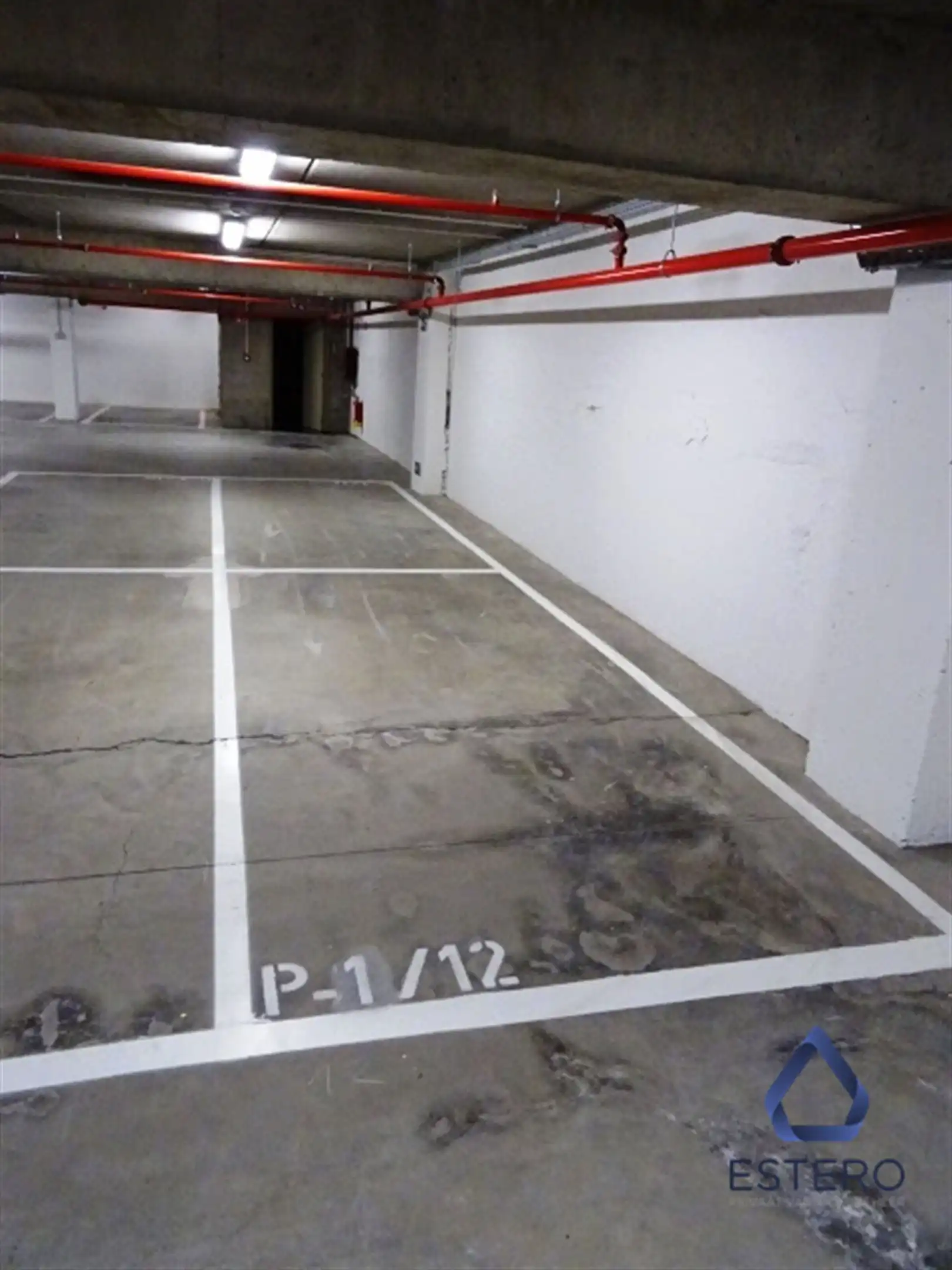 Binnenstaanplaats beschikbaar in Evere foto 2