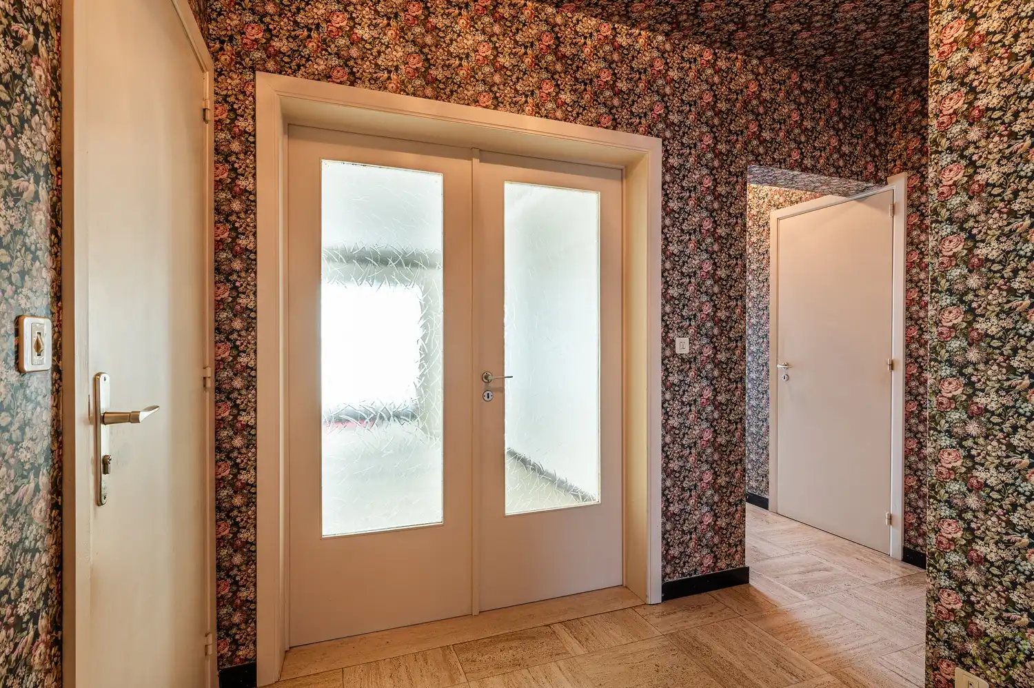 Lichtrijk appartement met twee terrassen en garage in centrum Eeklo foto 2