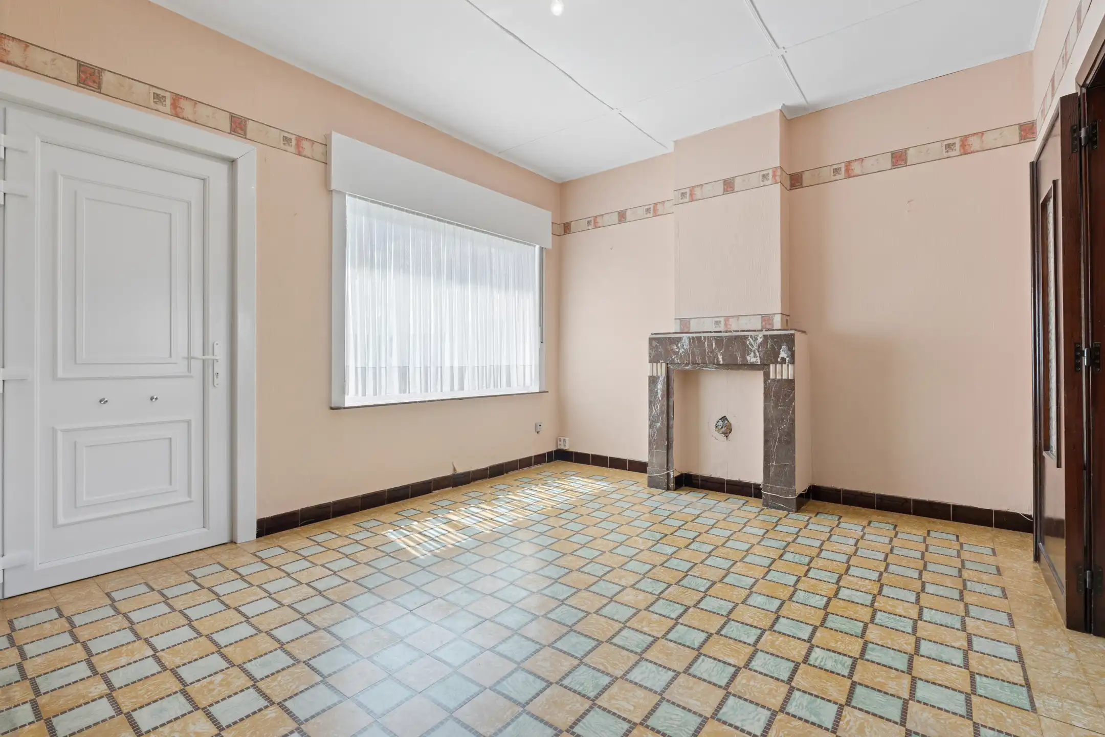  Te renoveren 3-gevelwoning in rustige doodlopende straat  foto 2