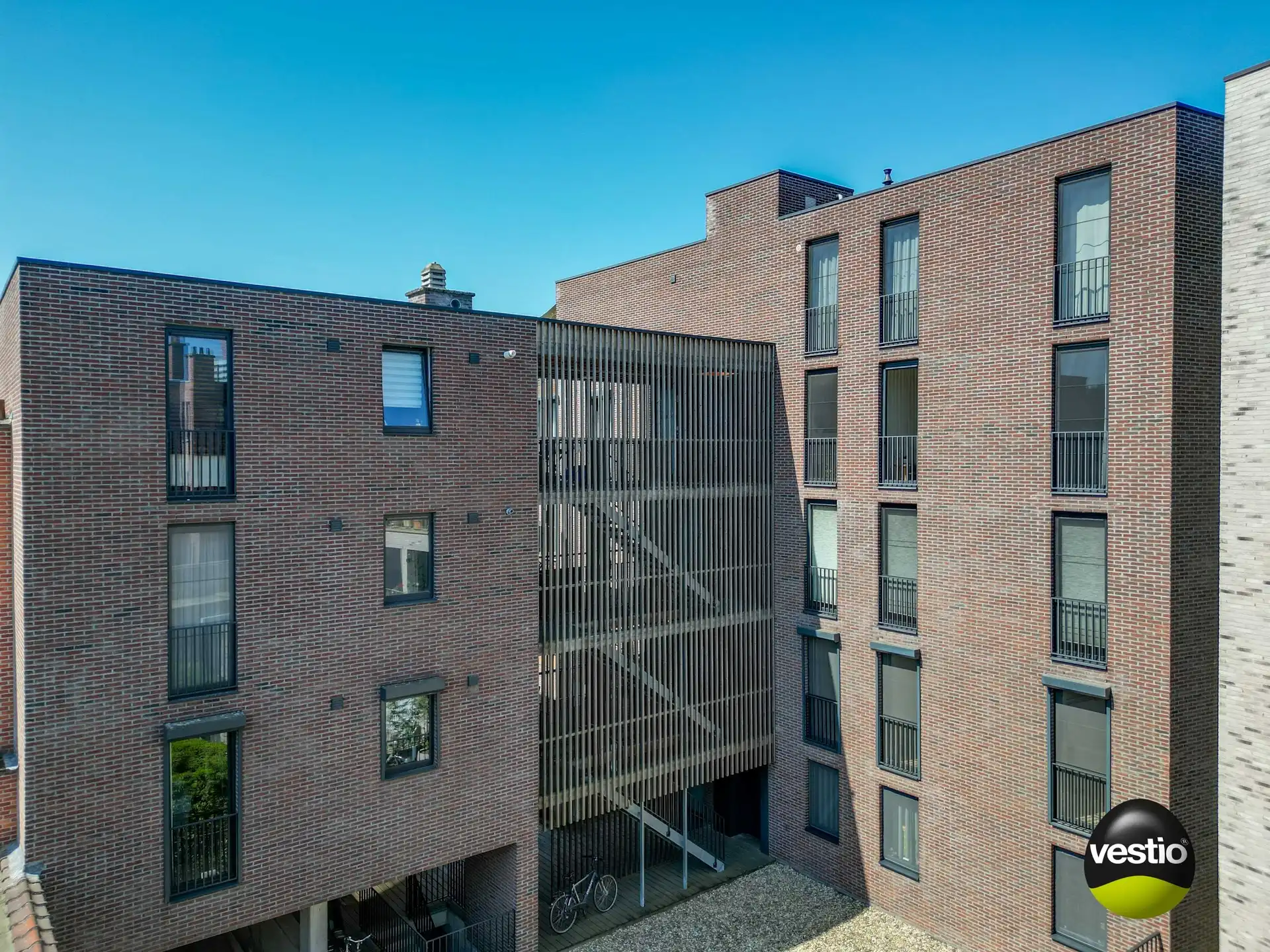 GOED GELEGEN APPARTEMENT 120 M² MET 3 SLAAPKAMERS foto 32