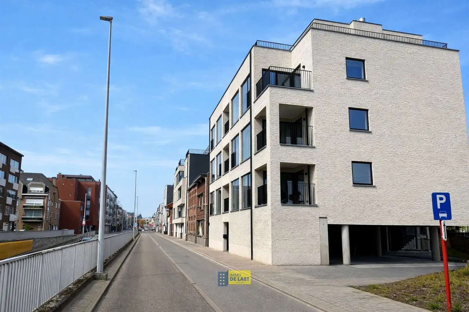 Nieuwbouw appartement met twee slaapkamers foto {{pictureIndex}}