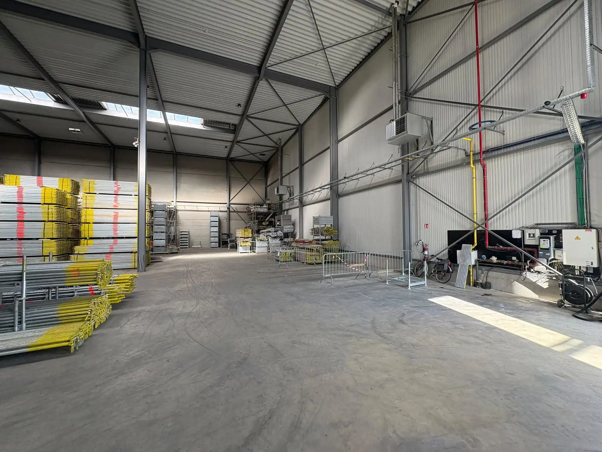 Magazijn van ca. 1.330 m² met laadkade in Evergem foto 6