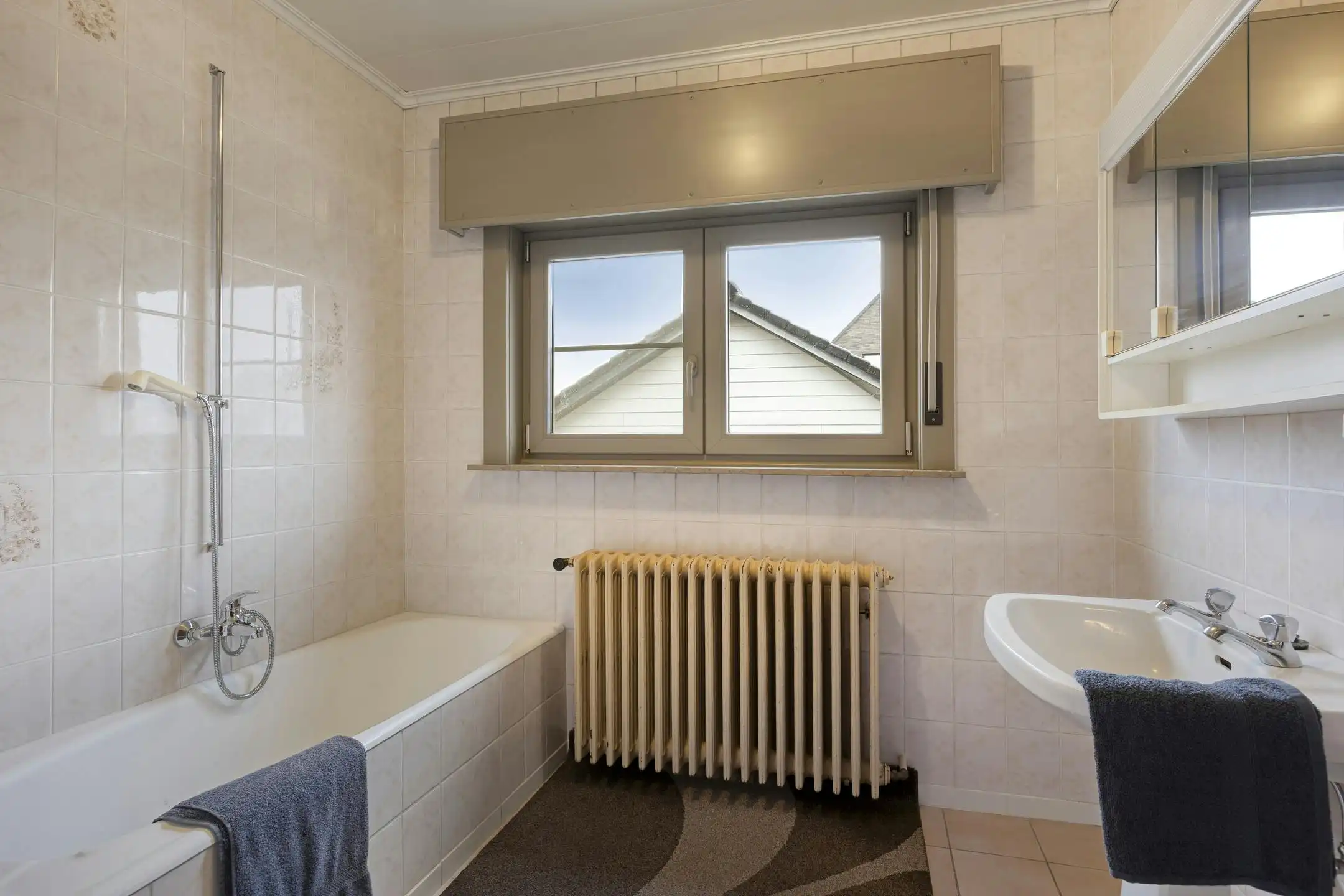 Solide gezinswoning met grote tuin te koop in Oudenaarde foto 12