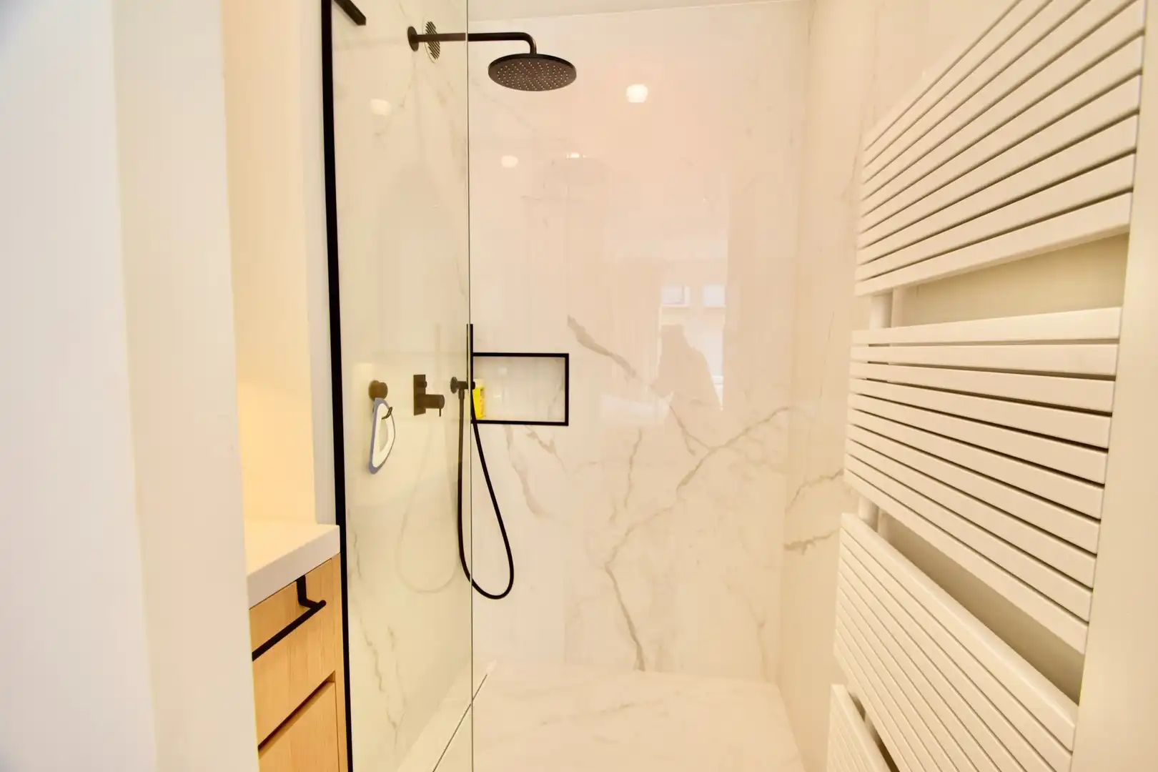 Instapklaar appartement gelegen op een centrale ligging te Knokke, vlakbij de winkels en de zee foto 27