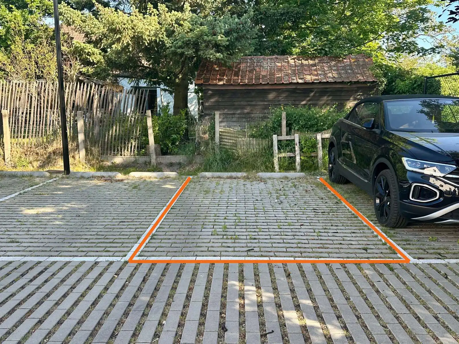 Parkeerplaats te huur Stationsstraat 8/B - 8210 Loppem