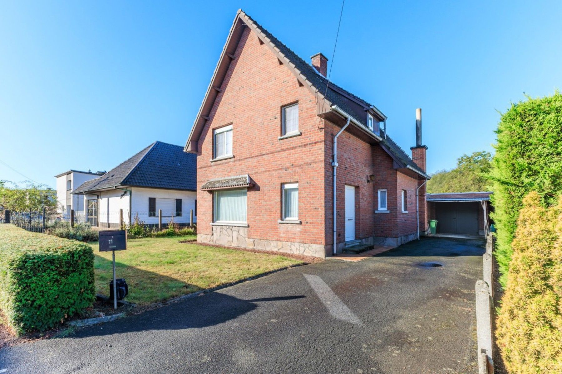Vrijstaande woning met grote tuin foto 3