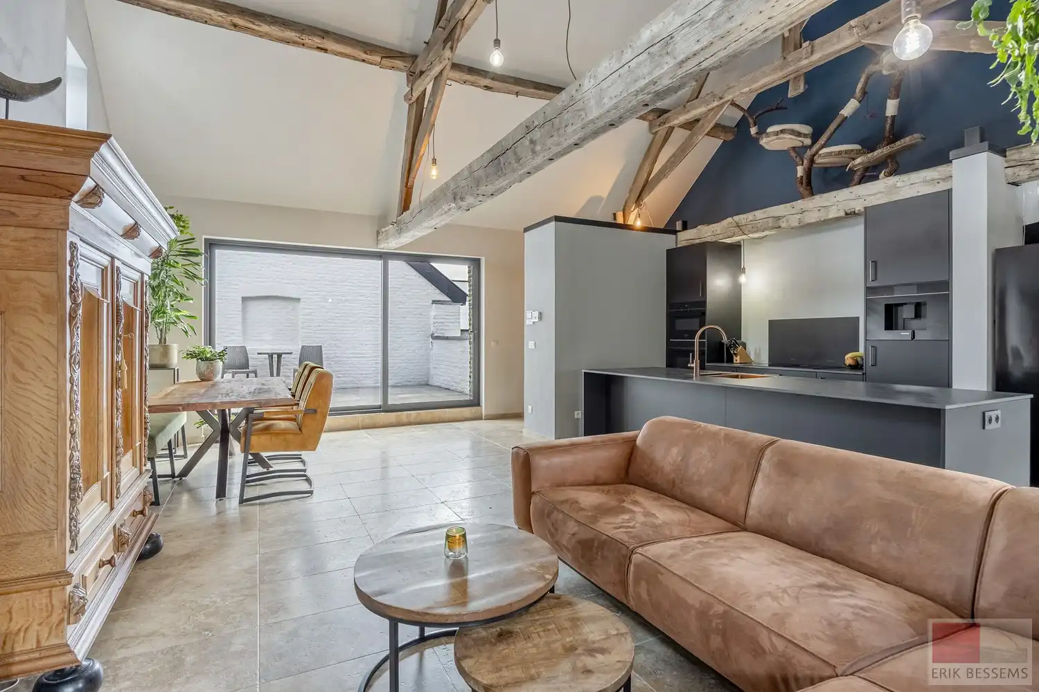 Unieke loft-appartement aan de Oude Kerkstraat 55 in Dilsen-Stokkem foto 12