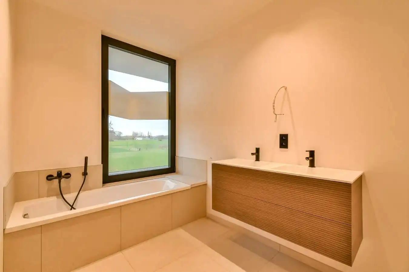 Ruime afgewerkte nieuwbouwwoning met landelijk zicht! foto 18