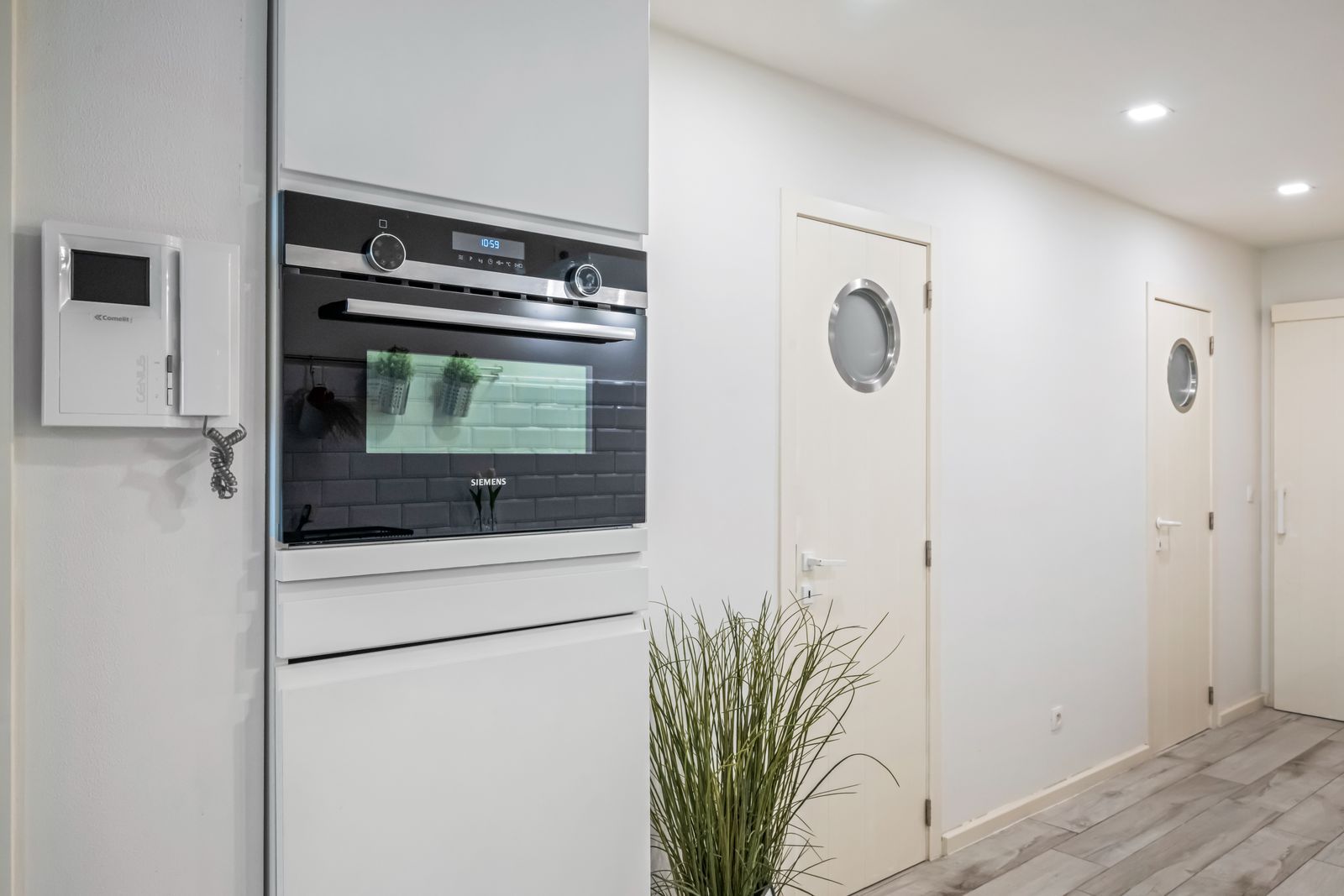 Modern en gezellig appartement met 1 slpk én terras achteraan pal aan het strand ! foto 4