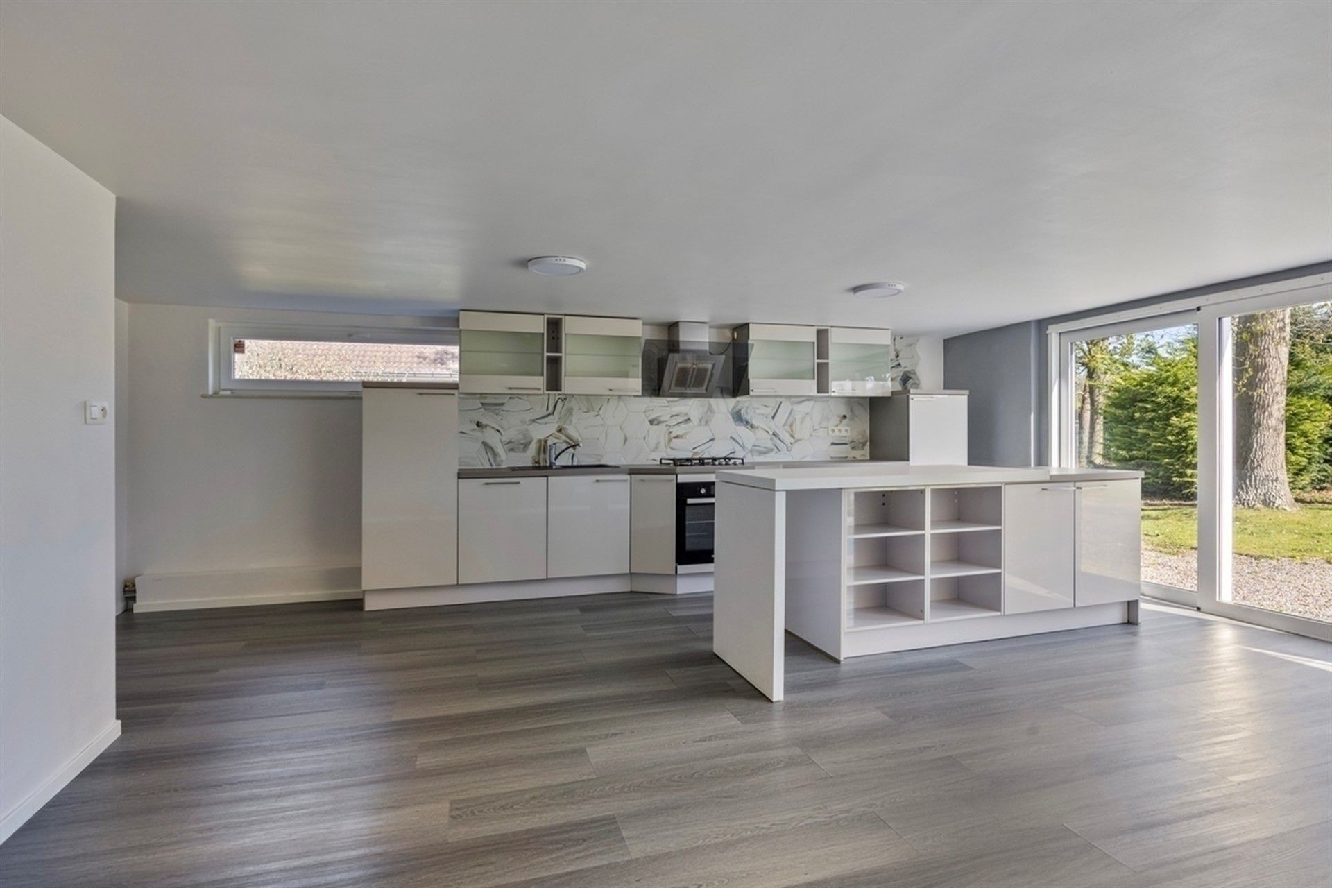 Ruime gerenoveerde villa met 4 slaapkmaers in residentiele wijk foto 18