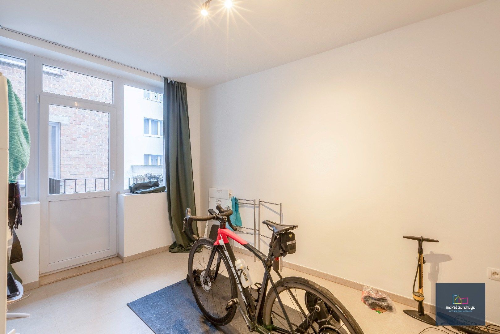 Mooi en centraal gelegen 2 slaapkamerappartement met terras en staanplaats foto 11
