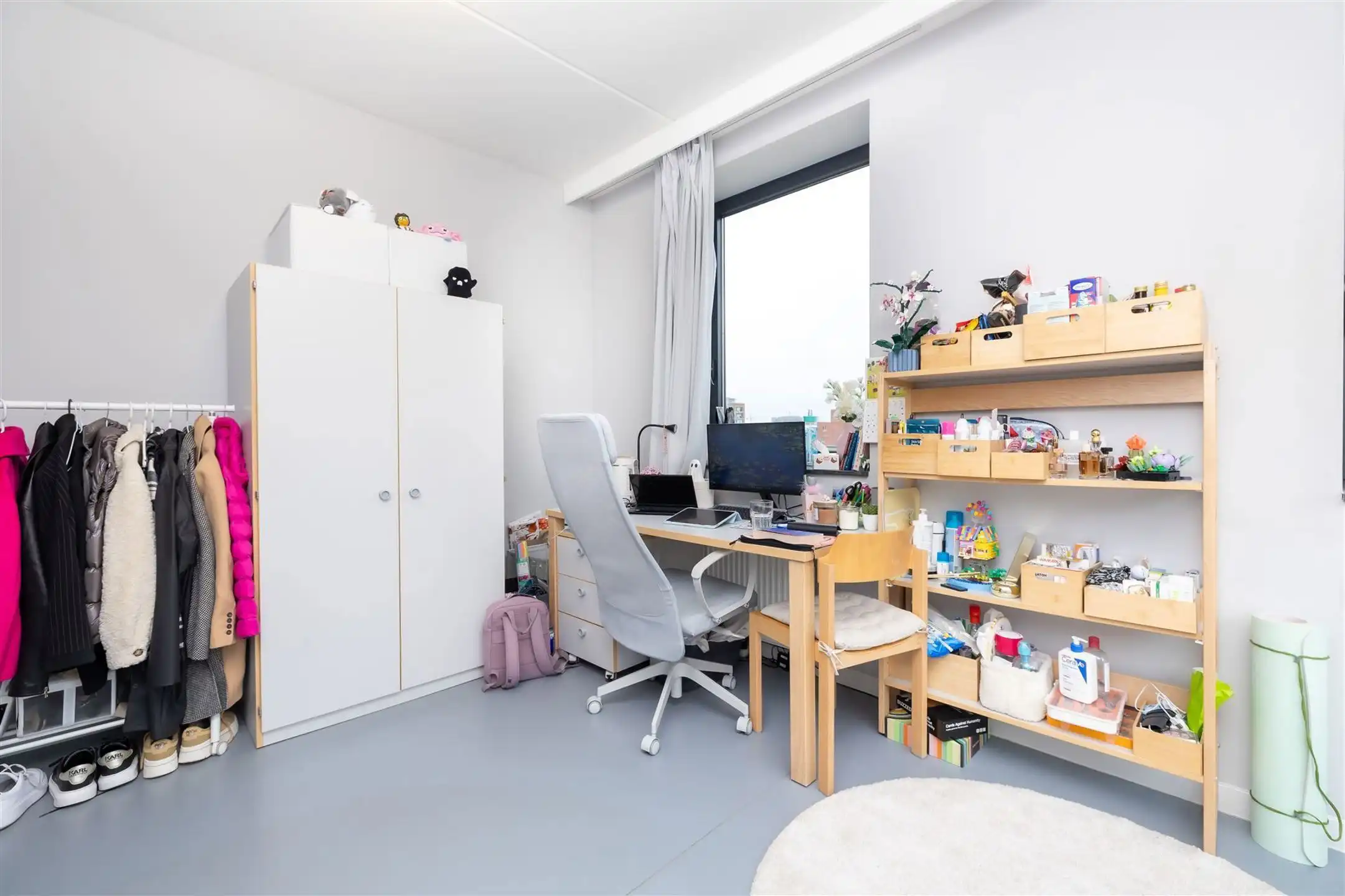 Studentkamer van ± 21m² met douchekamer foto 4