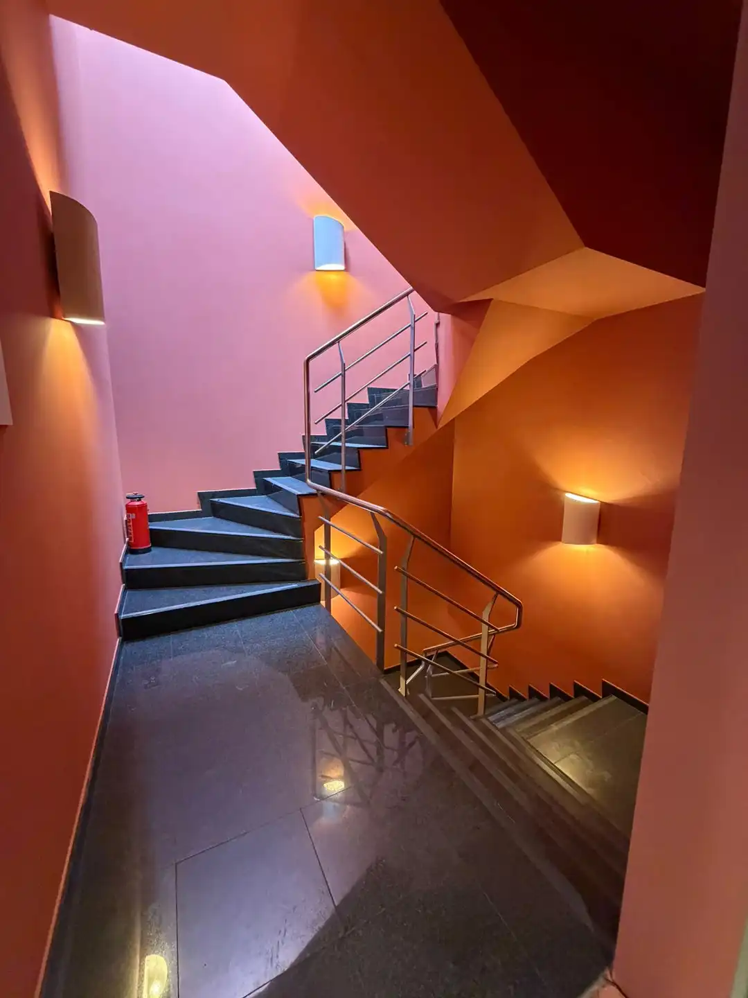 Gerenoveerde kantoren in groene omgeving foto 8