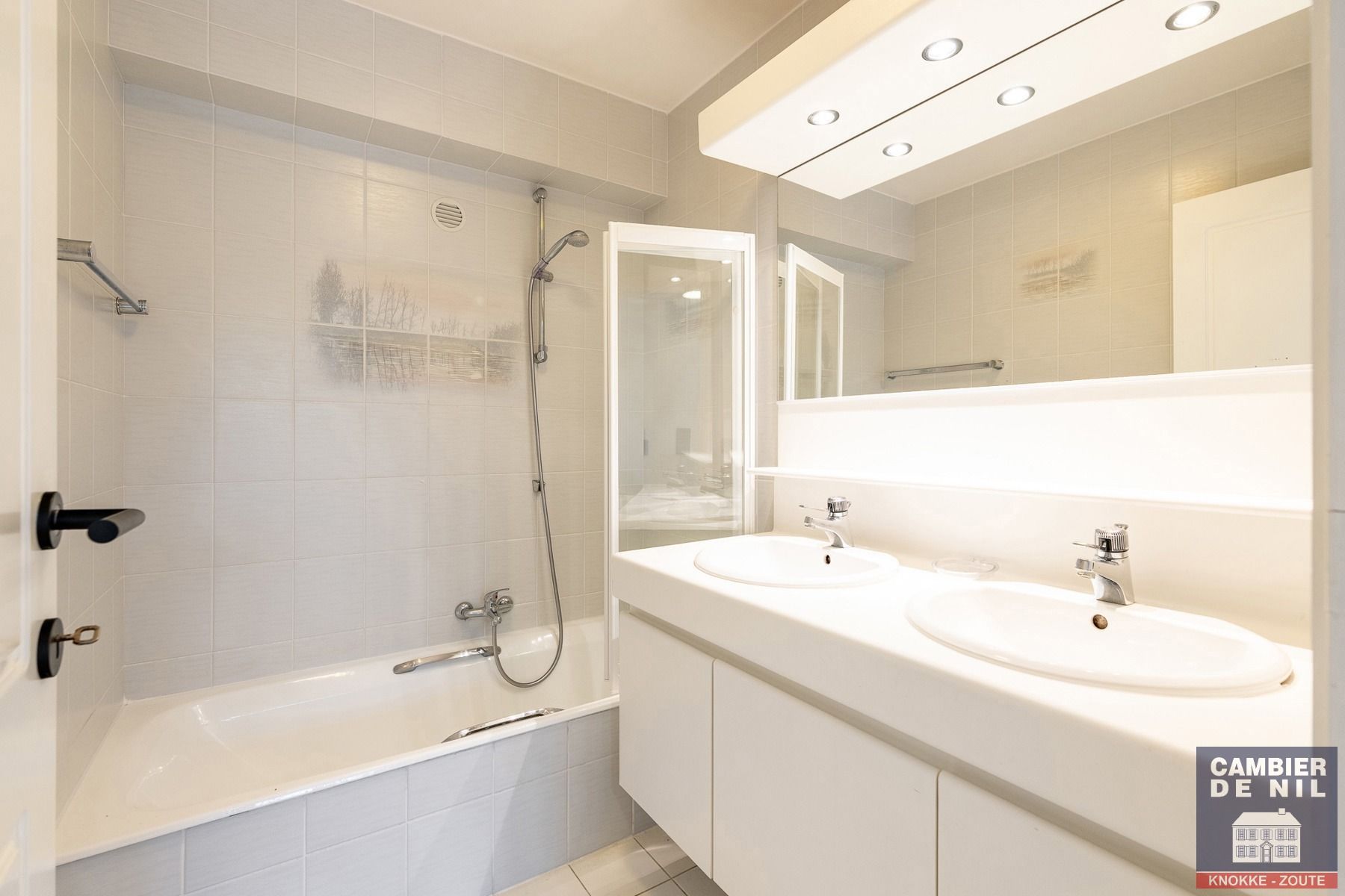 Gemeubeld hoekappartement nabij het Albertplein  foto 30