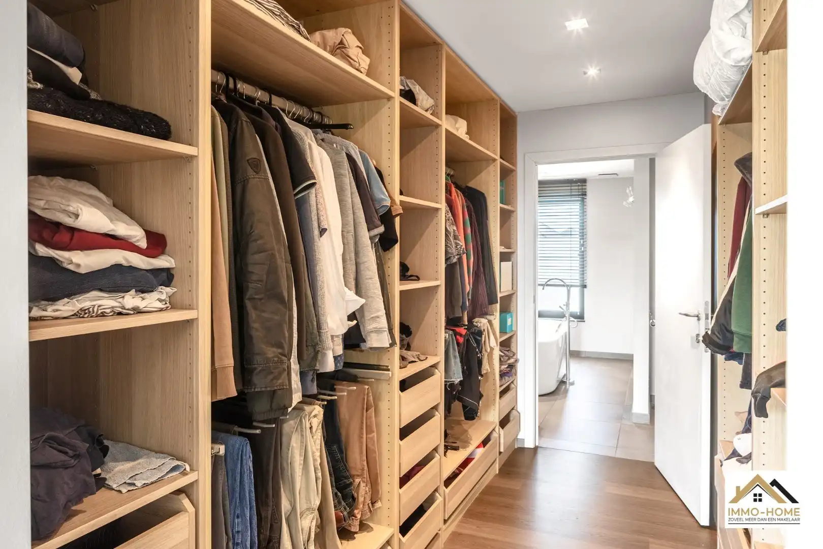 Knappe recente vrijstaande woning in centrum Lochristi!  foto 15