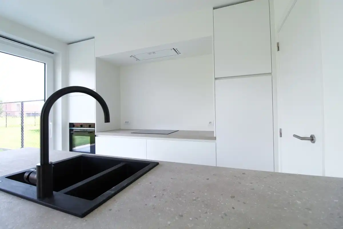 Volledig afgewerkte halfopen nieuwbouwwoning in Roeselare foto 7