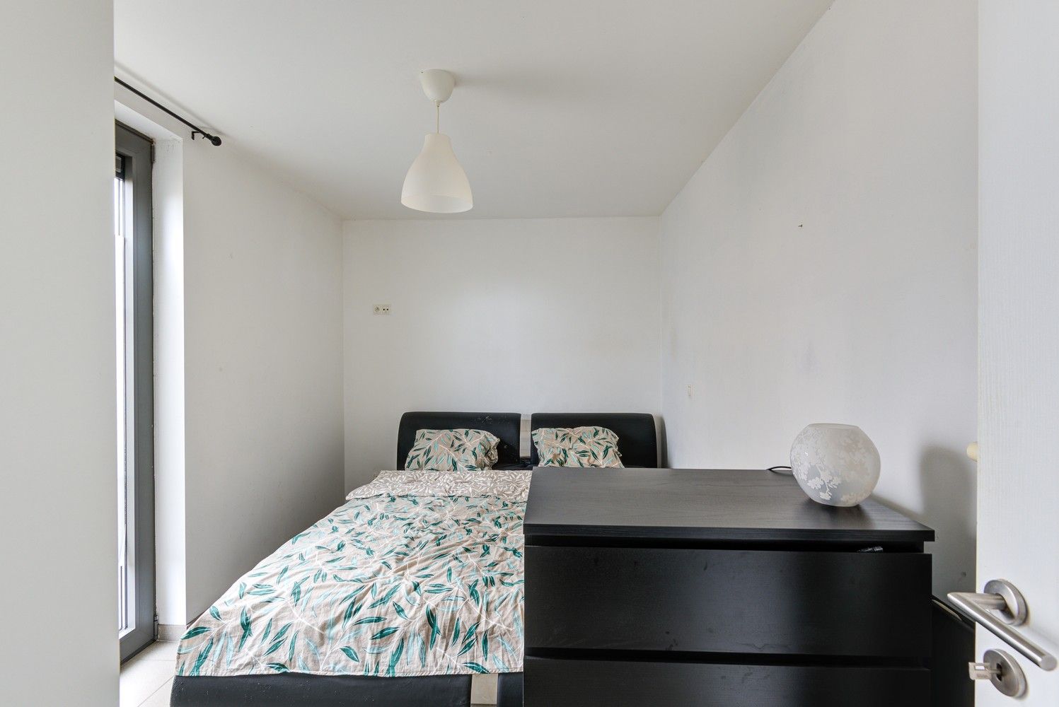 GELIJKVLOERS APPARTEMENT MET 2 SLAAPKAMERS, 2 AUTOSTAANPLAATSEN EN ZONNEPANELEN TE GROTE-SPOUWEN foto 7