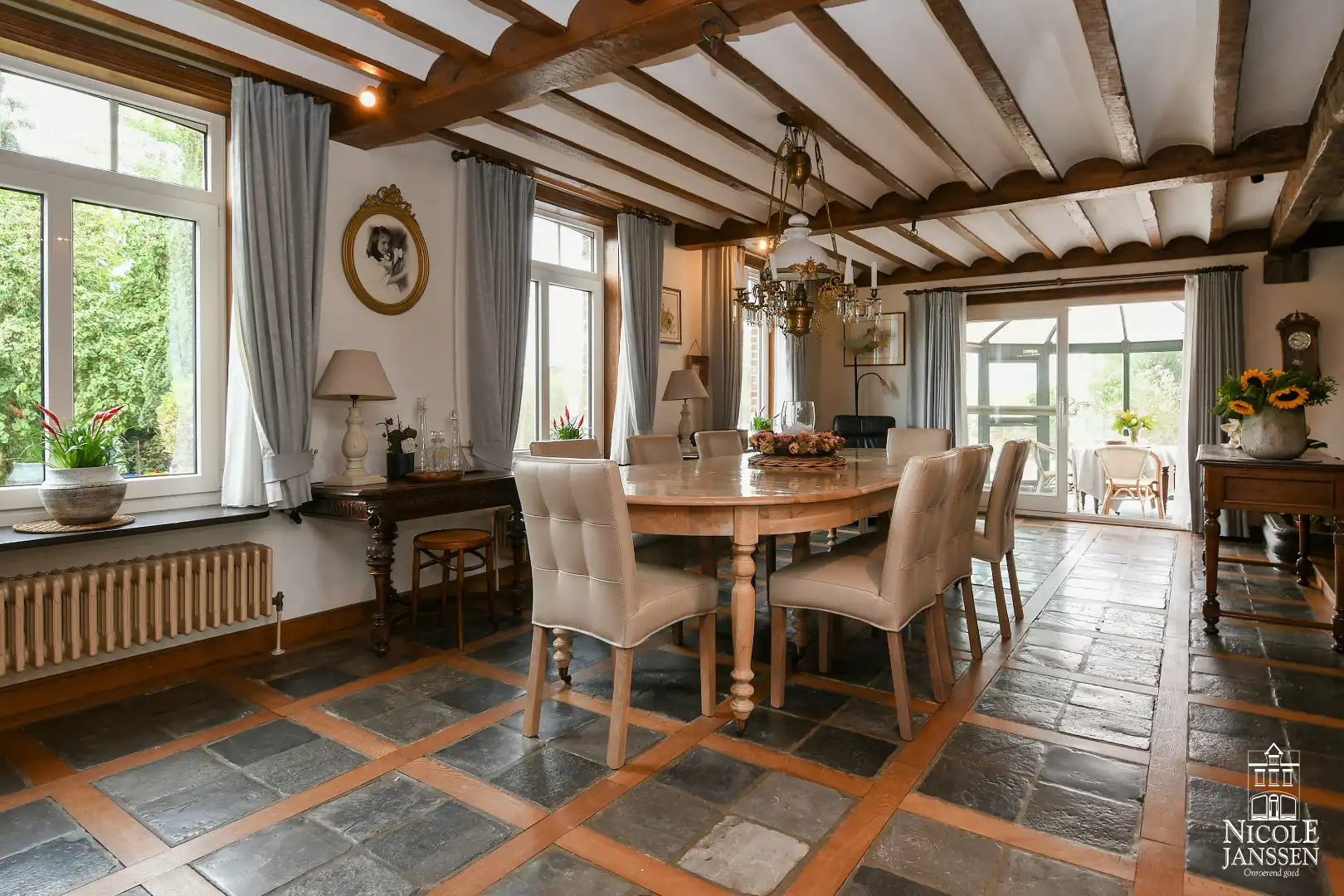 Zeer charmante hoevewoning met dubbele garage op een unieke locatie in Heppeneert  foto 3