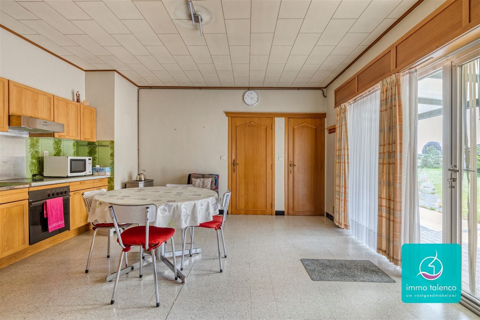 te renoveren huis - grote tuin - werkplaats - garage foto 9