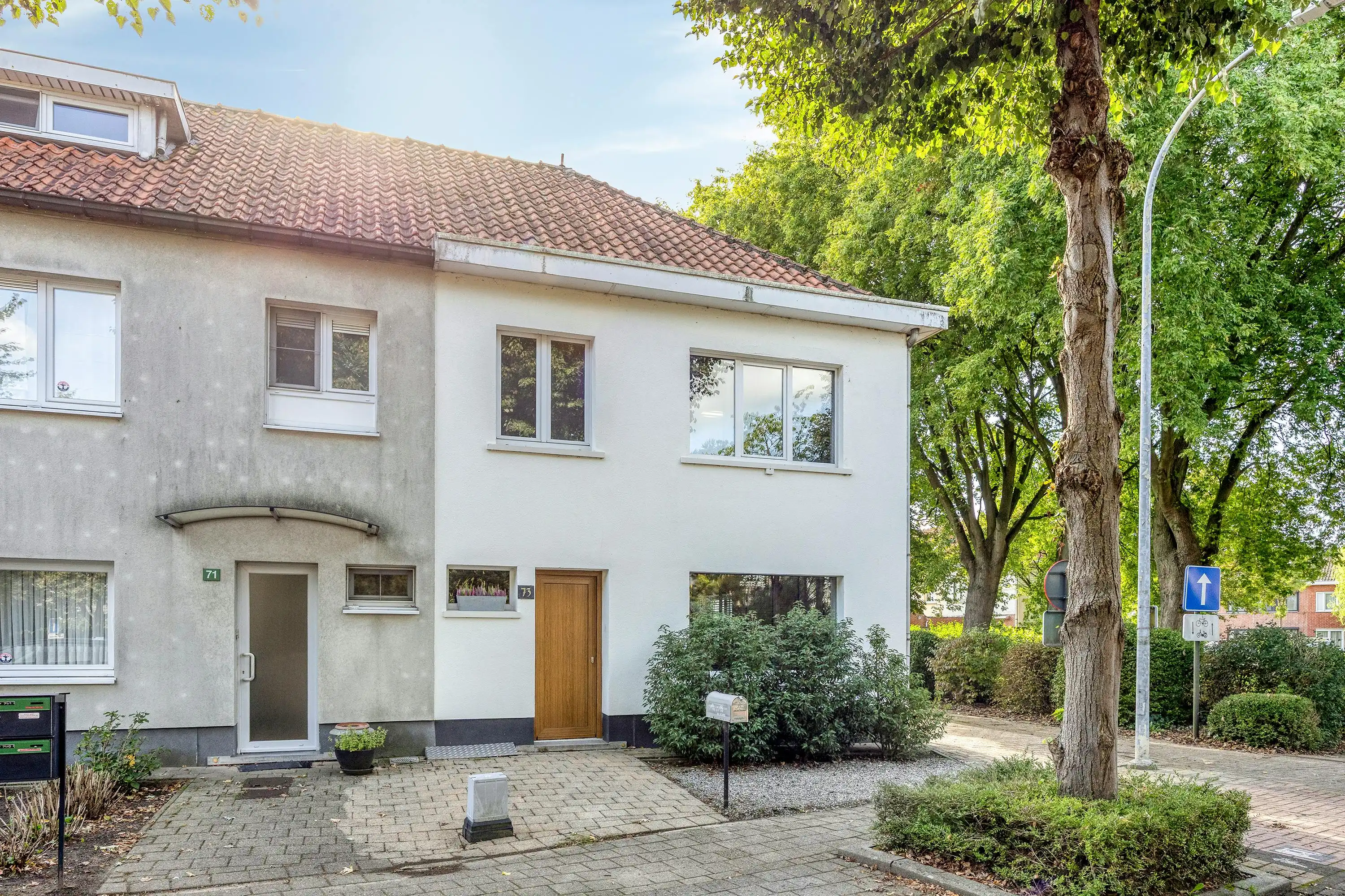 Gerenoveerde halfopen woning met tuin te koop in Gooreind! foto 3