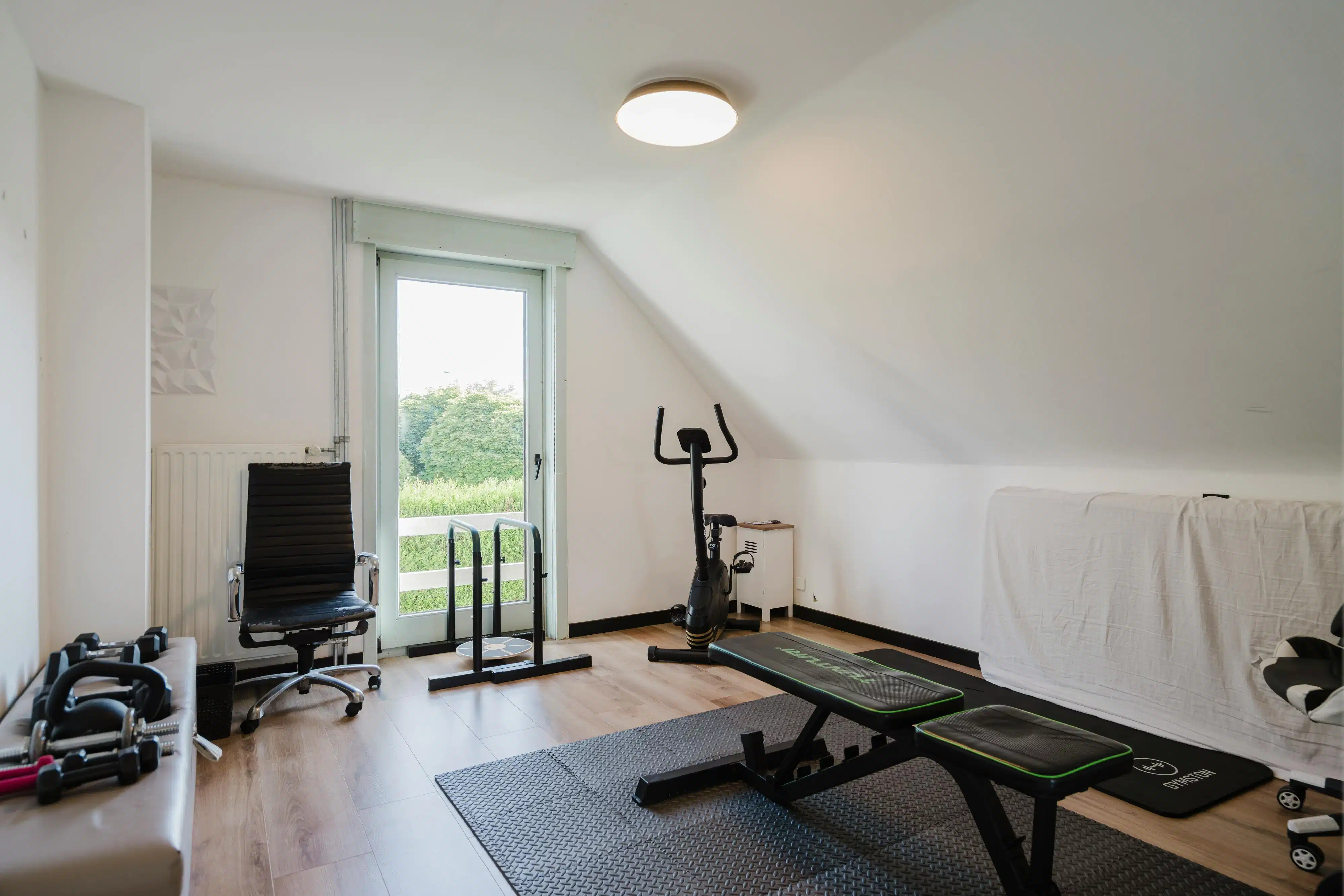 Ruime instapklare villa met praktijkmogelijkheid  foto 15