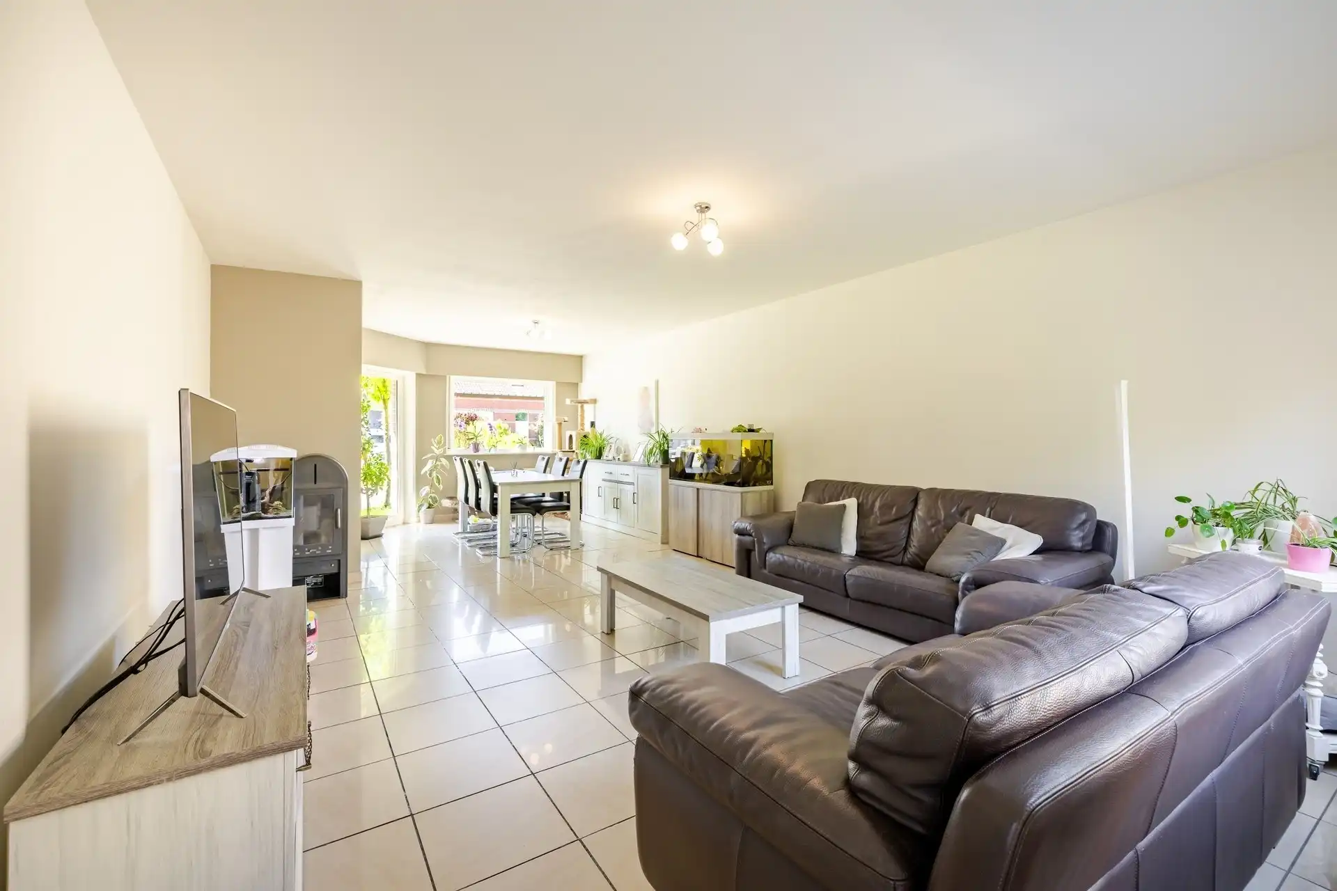 Prachtige instapklare woning met 4 slaapkamers en tuin! foto 8