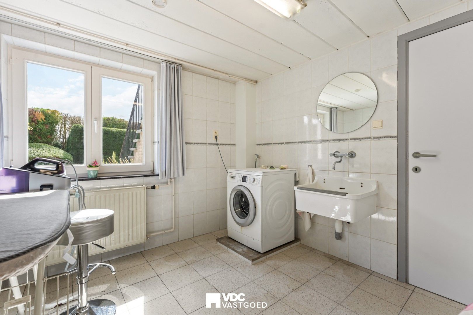 Unieke villa met kantoorruimte, binnenzwembad en opsplitsingsmogelijkheid foto 20