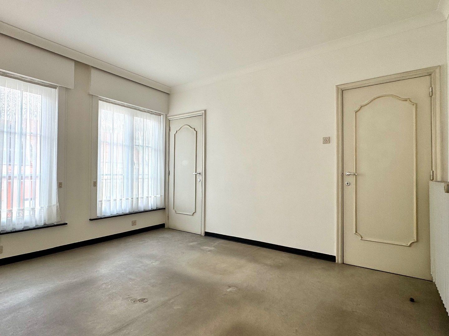 Centraal gelegen woning met 3 slaapkamers, garage.  foto 14
