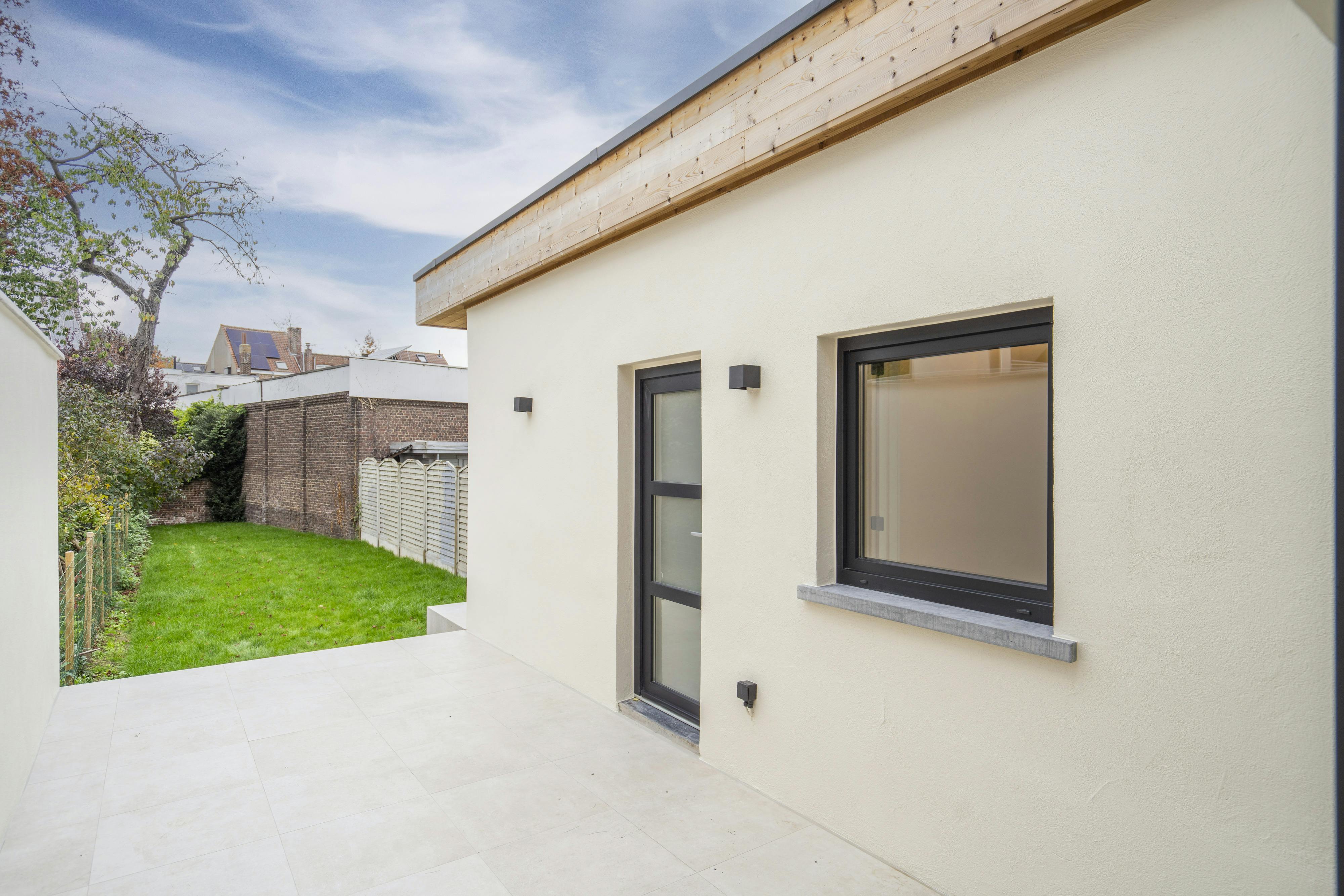 Prachtig vernieuwde ruime woning met EPC A te koop in centrum Kortrijk foto 7