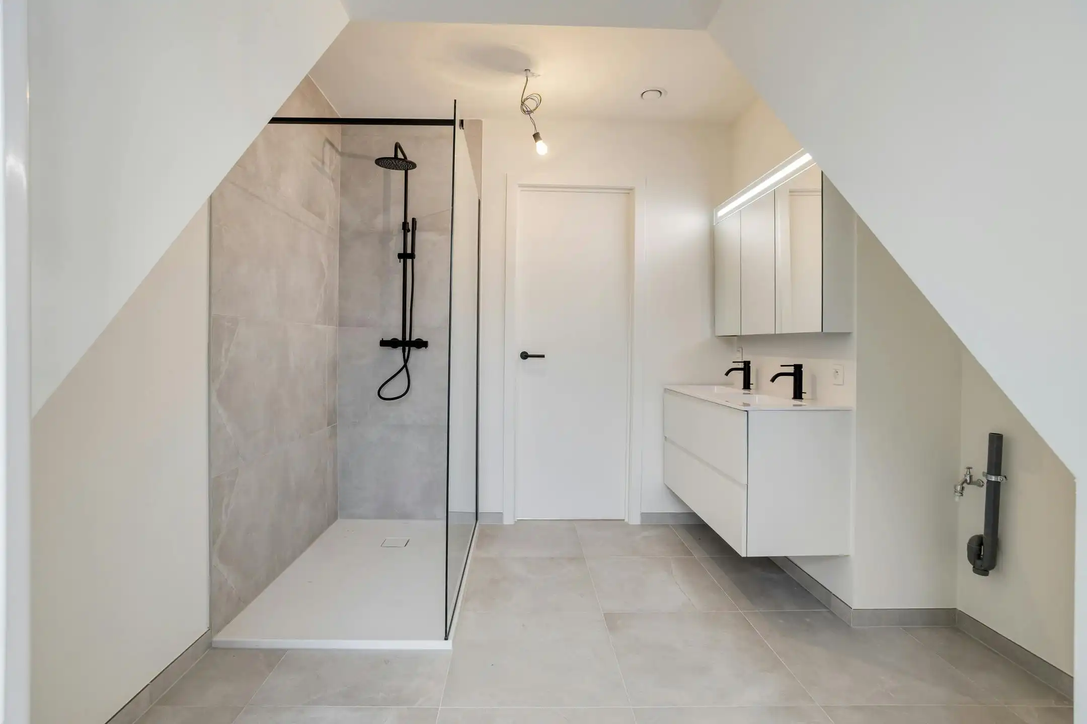 Klassevol appartement met 2 slaapkamers te centrum Brugge foto 10