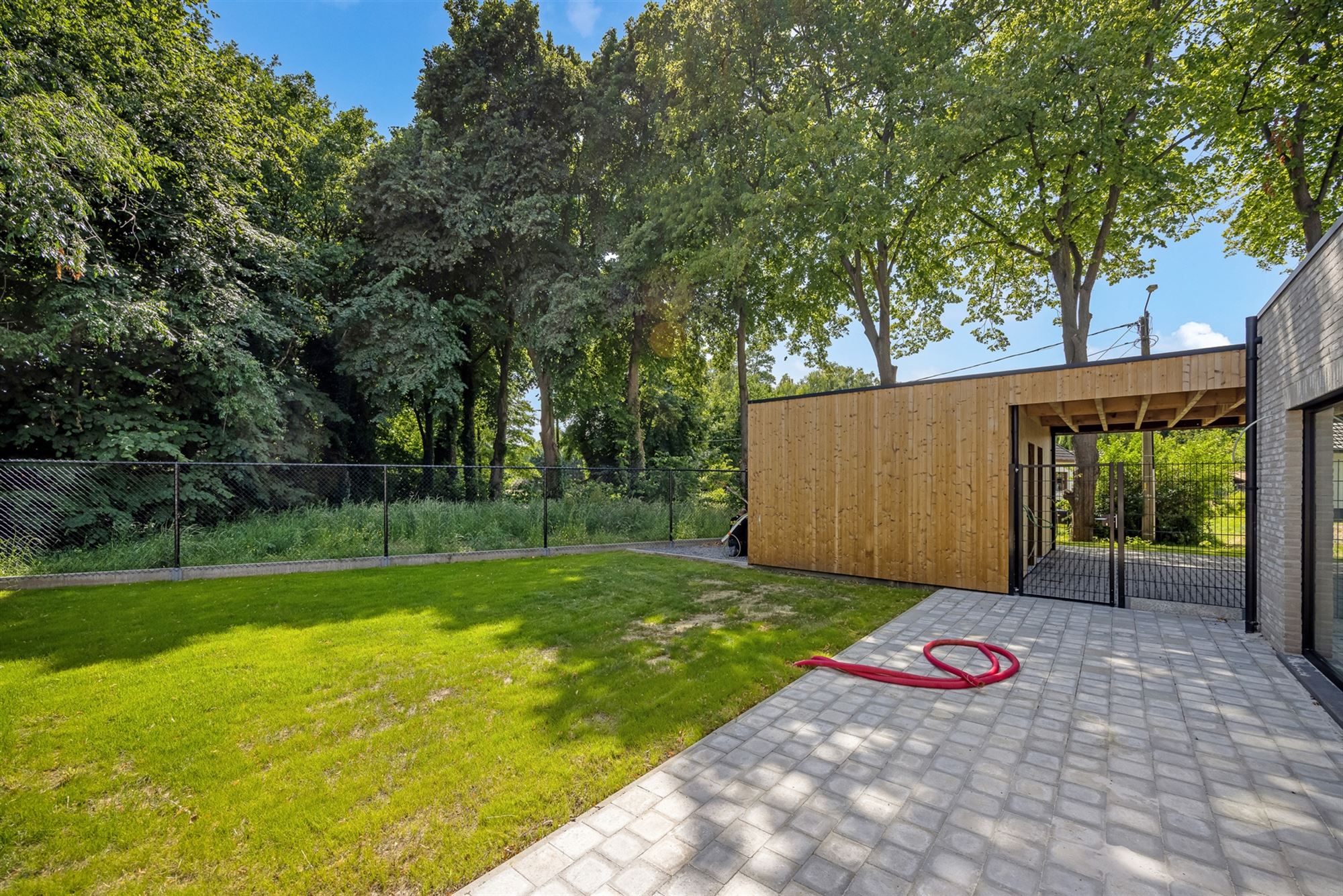 NIEUWBOUW GELIJKVLOERS APPARTEMENT (132M²)  MET 2 SLAAPKAMERS, RUIM TERRAS EN PRIVE TUIN NABIJ BERINGEN CENTRUM foto 13