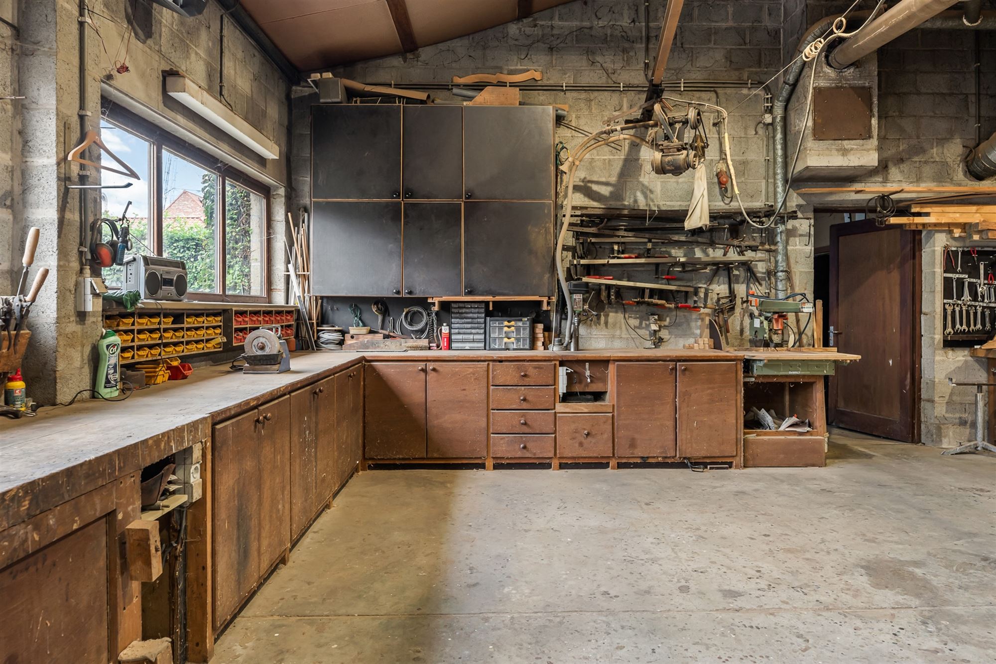 RUIME WONING (CA 250M2) VOLLEDIG ONDERKELDERD MET WERKHUIS VAN 130M2 foto 17