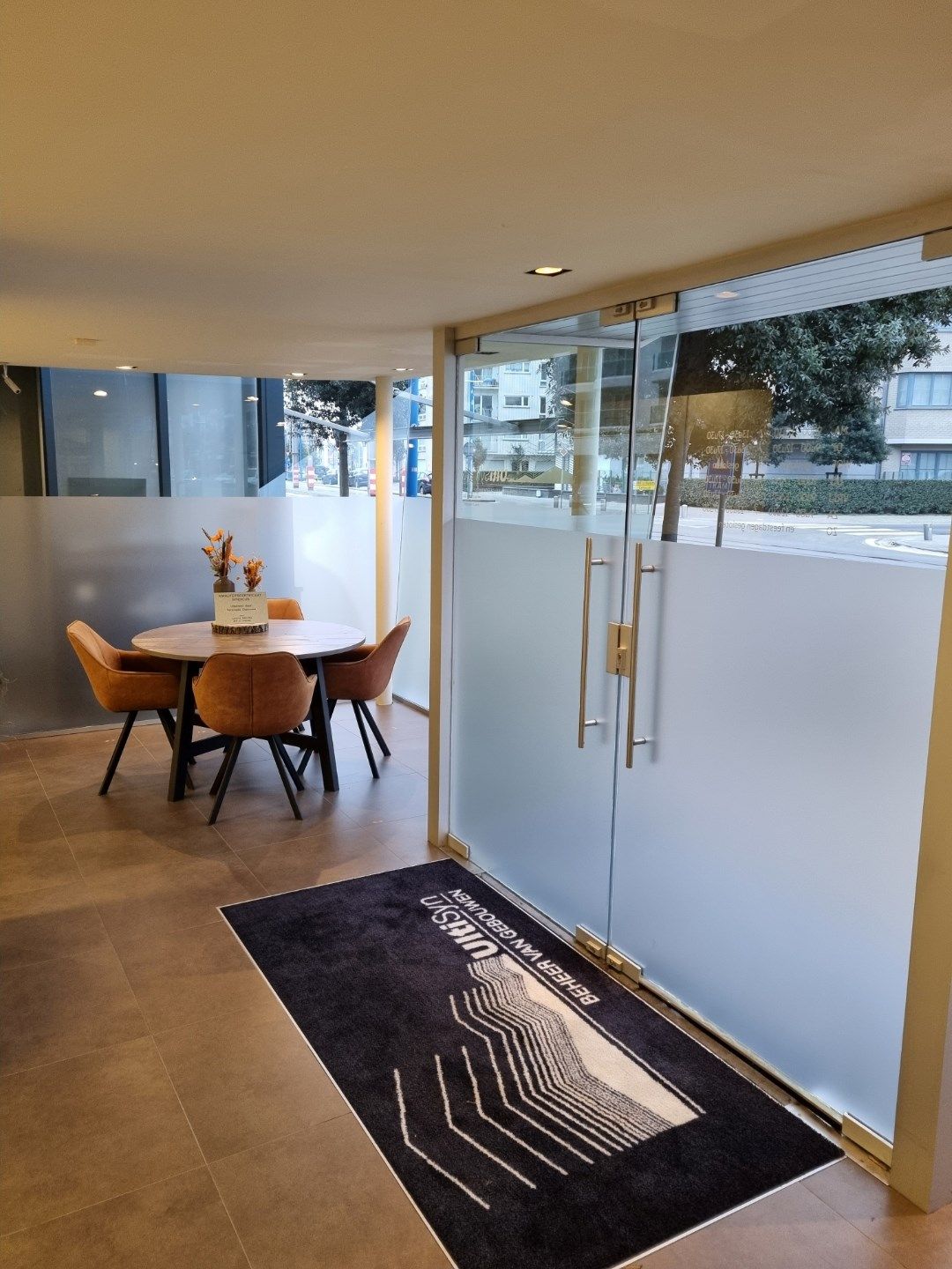 Ruime winkelruimte TE KOOP  in Koksijde - ideaal voor diverse doeleinden! foto 4
