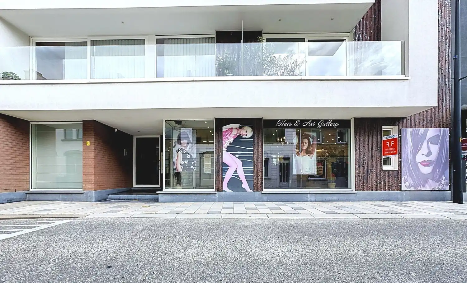 Unieke Investeringsopportuniteit: Commercieel gelijkvloers handelspand (160m²) in hartje Sint-Lievens-Houtem foto 4