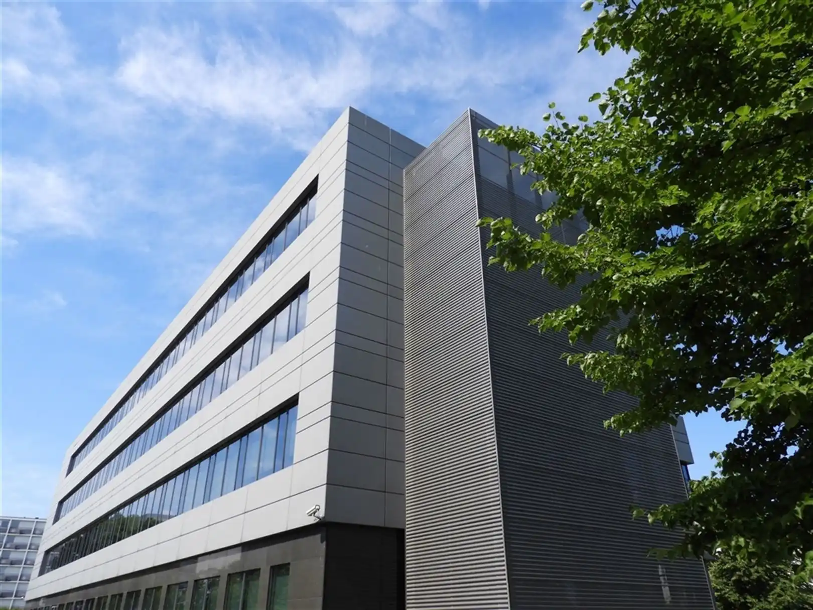 Focus Office Building, strategische ligging, 576m² en 1340m² foto 15