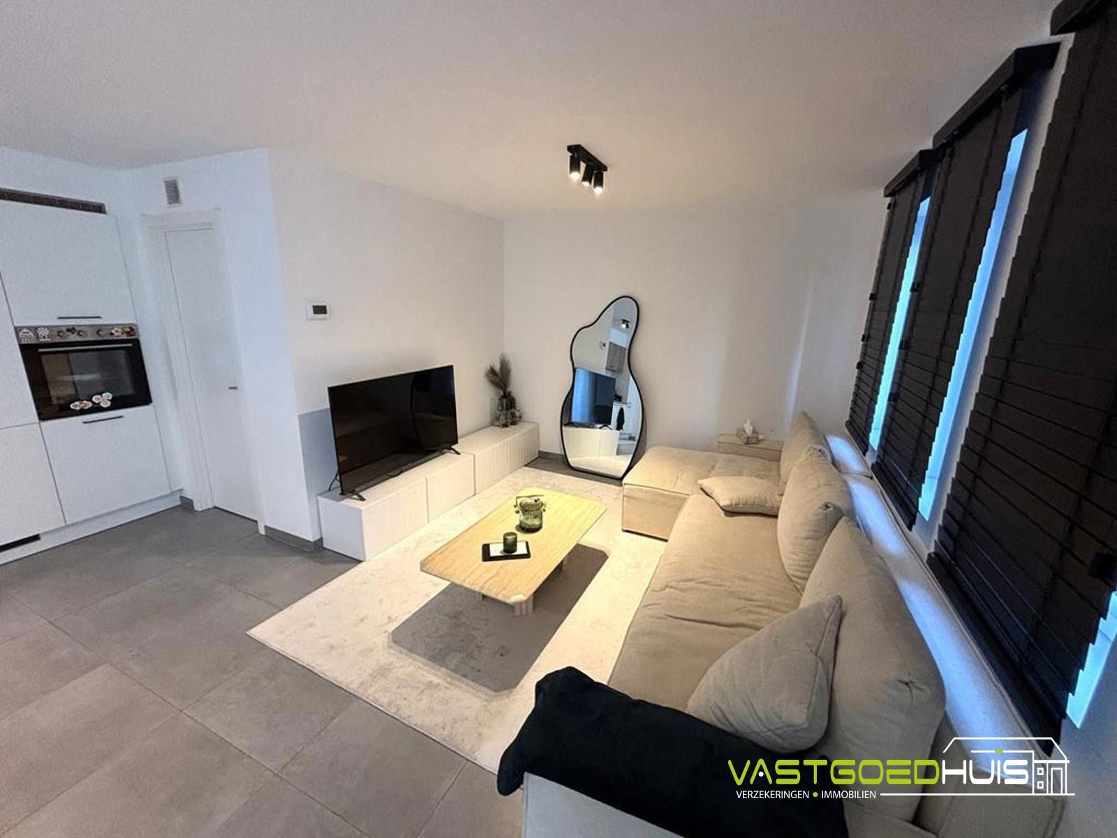 Appartement met 2 slaapkamers, terras en autostaanplaats! foto 8